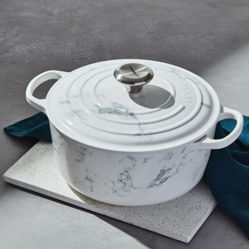rs13362_201020_lecreuset_marbledutchoven_1028_main-ret.jpg
