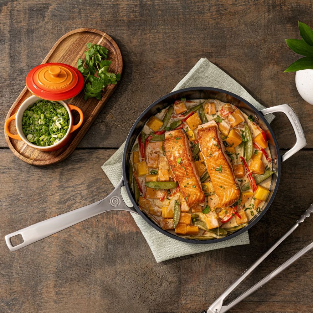 seared_salmon_in_coconut_green_curry-041-1x1-v2.jpg